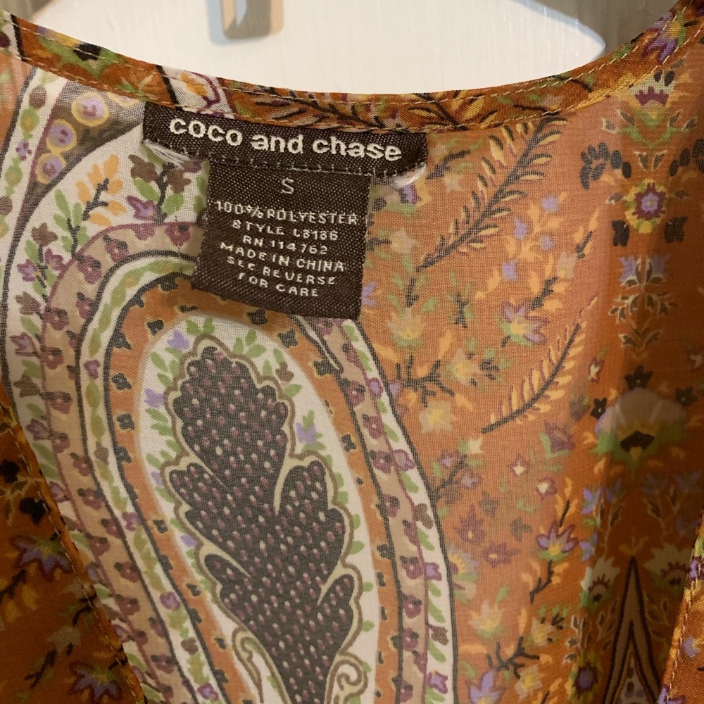 Coco And Chase - Top Size Small - image 4